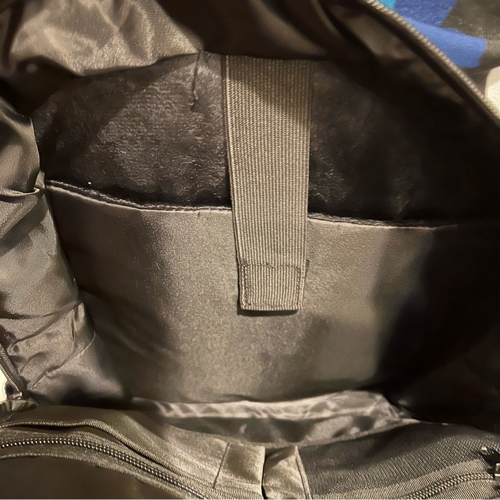 3/$30 Track Runners Backpack - Picture 4 of 4